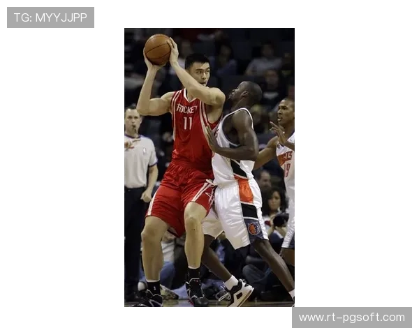 “王牌与山猫东西部榜首大战,半场比分紧咬” “王牌与山猫东西部榜首大战,半场比分紧咬”